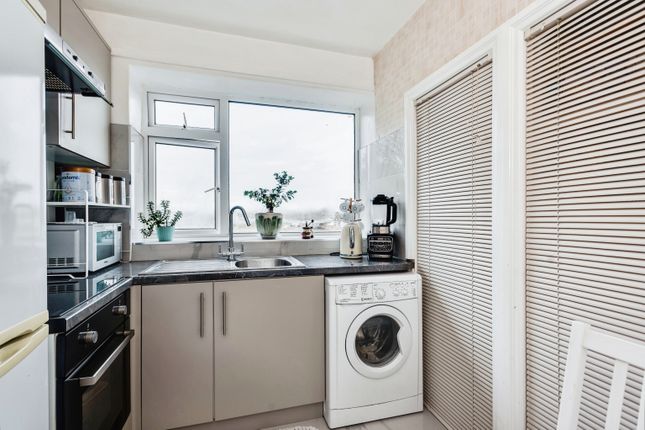 Flat for sale in Whitworth Road, Swindon