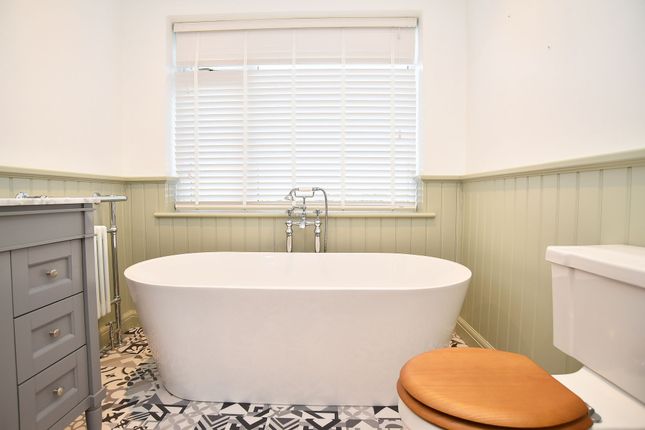 16 Cautley Drive, Harrogate photo 4