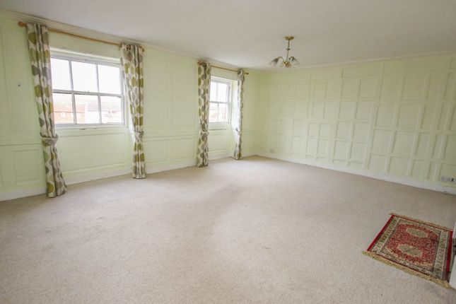 Case, 9 Lath Mansion, Nelson Street, King's Lynn photo 3