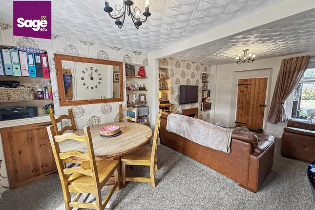 6, Phillip Street, Risca Newport photo 3