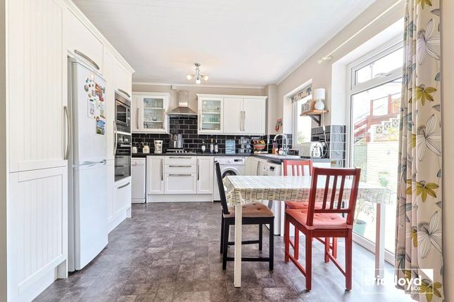 24, Ocean View Drive, Brixham photo 4