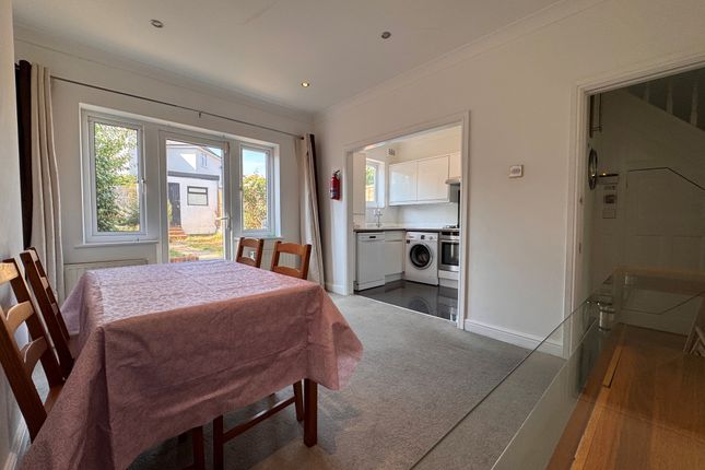 14, Chaucer Close, New Southgate photo 4