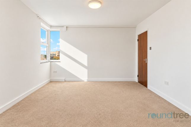 Flat 16, Sentinel House, London photo 4