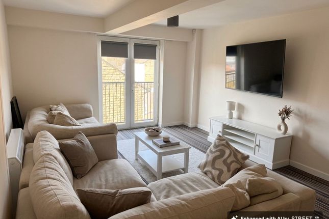 Flat 14, 2 Back Lane, Heckmondwike photo 2