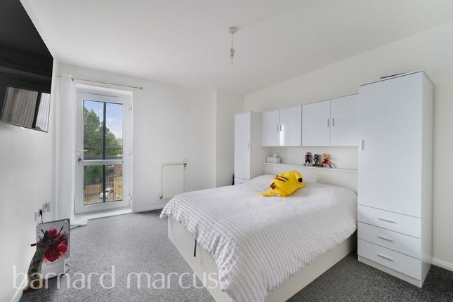 Flat 121, Orchard Court, 35, Bell Green, London photo 3