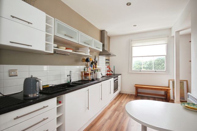 Flat 3, 40, Clarendon Square, Leamington Spa photo 4