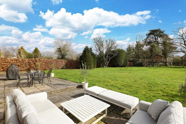 Country house for sale in Chalfont Road, Seer Green, Beaconsfield, Buckinghamshire