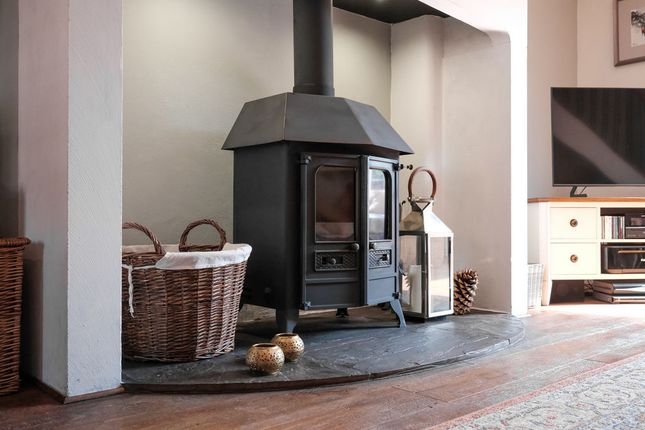 Hollytree cottage, Pompian Brow, Leyland photo 3