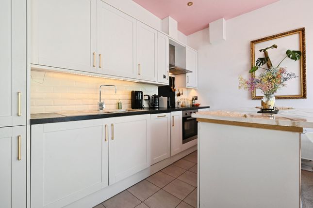 Flat 8/Trinity Court, Emmview Close, Wokingham photo 2