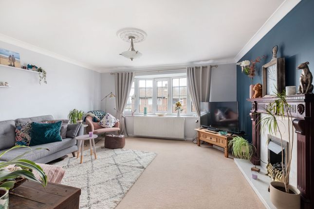 21 Helmton Drive, Sheffield photo 3