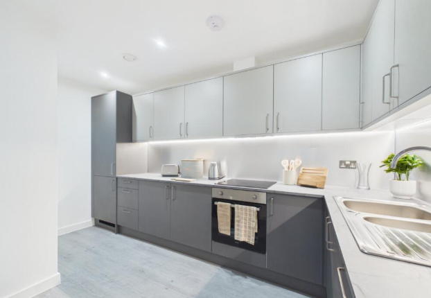 Flat 20 35-51 , Station Road , Egham photo 3