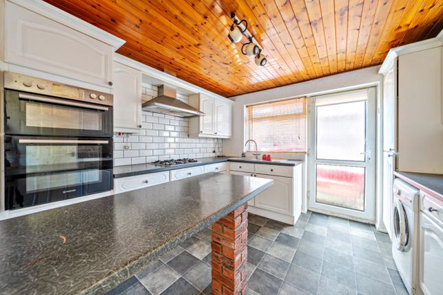 12, Kendal Drive, Dronfield photo 3