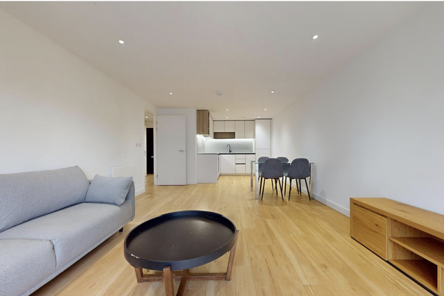 Thumbnail Flat to rent in Fairbank House, 13 Beaufort Square, London, Greater London