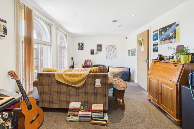 21 St. James Court, Grants Yard, Burton-On-Trent photo 4