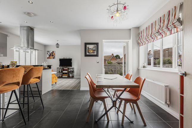 50, Storksbill Lane, Southmoor photo 4