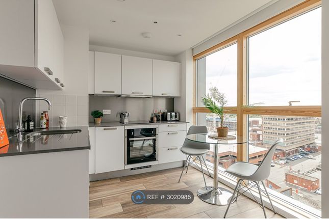 Studio Apartment, Berkshire House Queen Street, Maidenhead photo 3