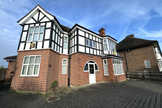 Flat to rent in Eversfield Gardens, Mill Hill