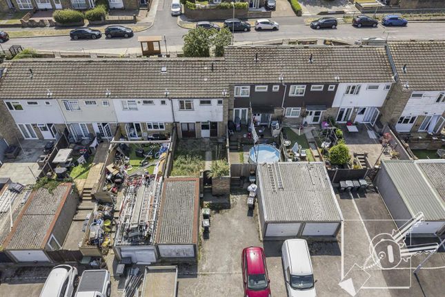 35, Mackenzie Way, Gravesend photo 2