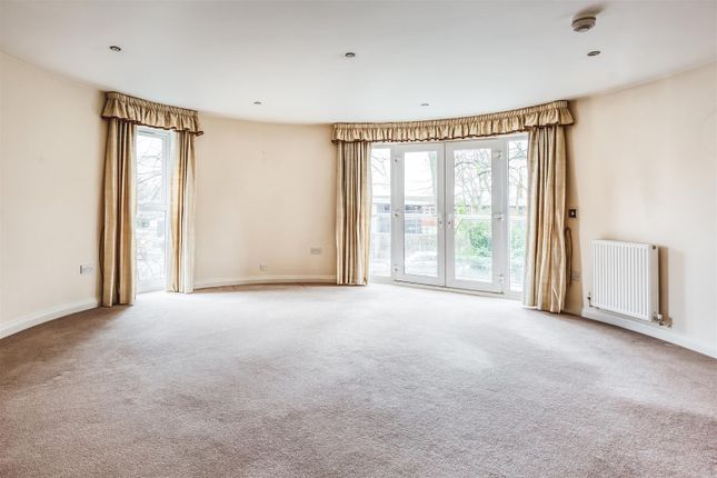 Flat for sale in Pineview Gardens, Littleover, Derby