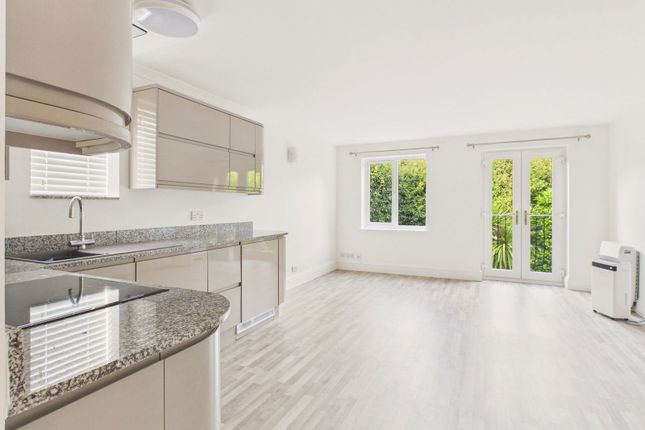 Westlands,Flat 33, Kings Road, Horsham photo 2