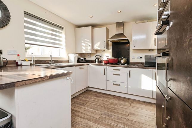 29, Swan Drive, Birmingham photo 3