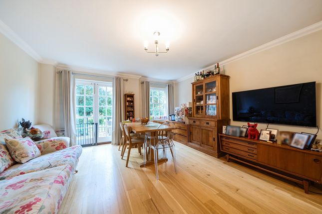 13, Mulberry Close, Watford photo 4