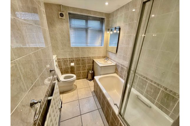 Flat for sale in The Croft, London
