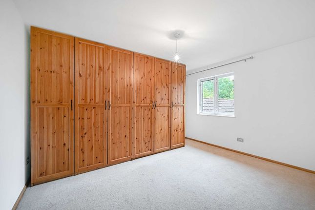 Property to rent in Braybourne Drive, Isleworth