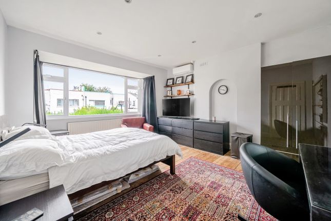 35, Elsiemaud Road, London photo 3
