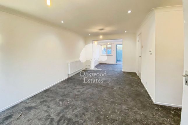 94, Cobb Close, Datchet photo 2