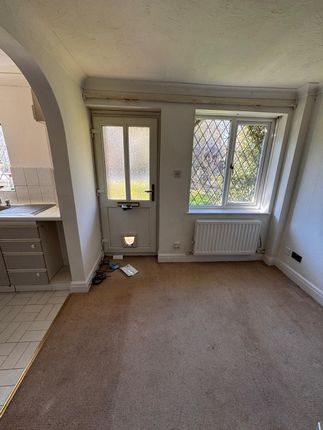 34, Cedar Wood Drive, Watford photo 4