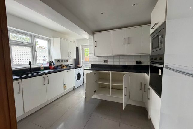 6, Lloyd Villas, Roman Road, London photo 2