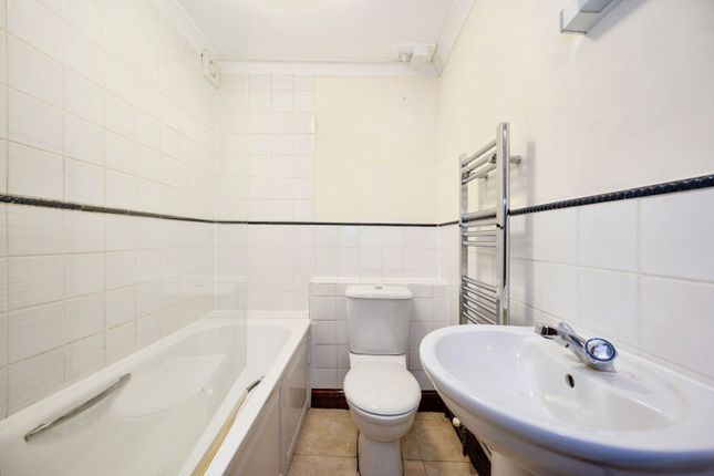 Flat 2, 2, Albert Grove, Hampshire photo 4