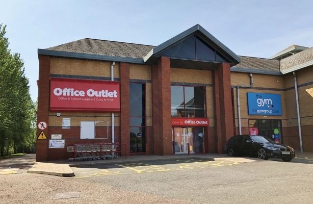 Retail premises to let in Unit 3, Rampart Court Retail Park, Rampart Way, Telford, Shropshire