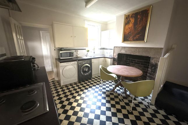 5, Tamworth Terrace, Belper photo 4