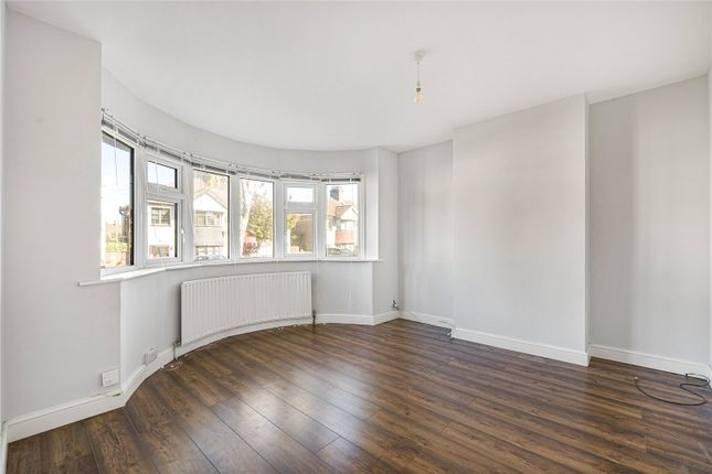 Axminster Crescent, Kent photo 2