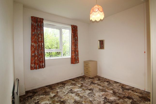 Flat 9 Highwood Court, Potters Lane, Barnet photo 4