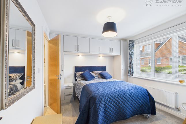 22, Closewool Grove, South Molton photo 4