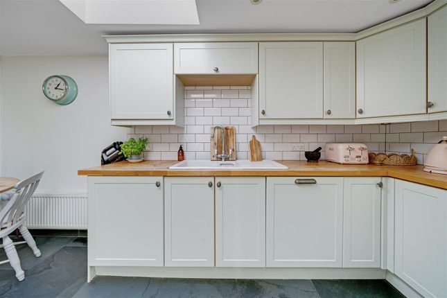 147, Sandycombe Road, Richmond photo 4