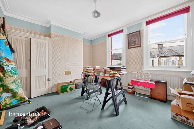 Longley Road, London photo 3