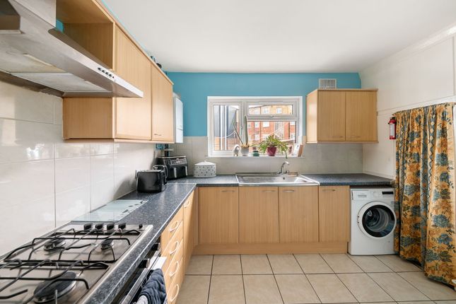 360, Rayners Lane, Pinner photo 2