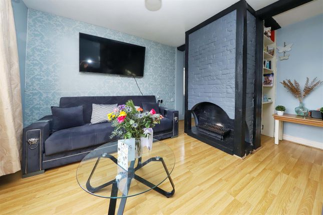 Semi-detached house for sale in Hercies Road, North Hillingdon