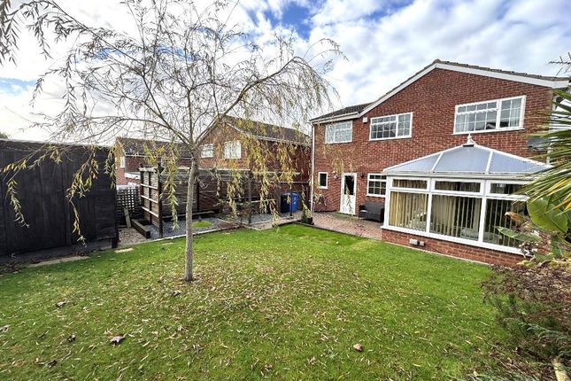 32, Slade Valley Avenue, Rothwell photo 2