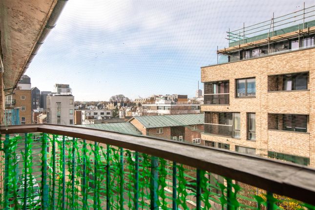 Flat for sale in Grove Bank, Grove Hill, Brighton