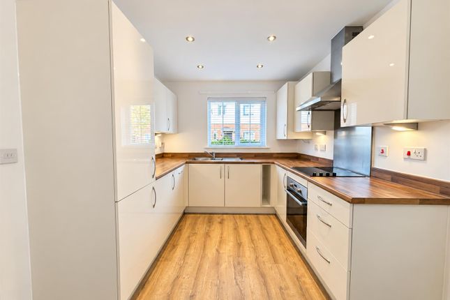 3, Derby Drive, Heywood photo 4
