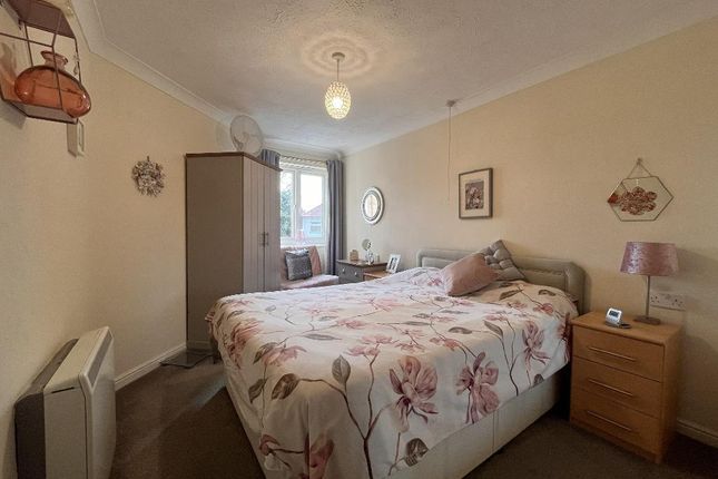 25, Clarence Court, Bare photo 4