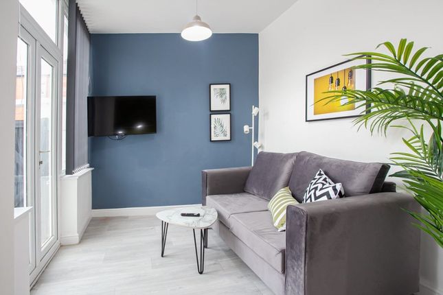 Room 2, 2, Monmouth Avenue, Bury photo 5