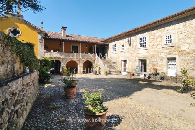 Farmhouse for sale in 4930 Valença, Portugal