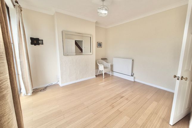 25, South Ockendon photo 5