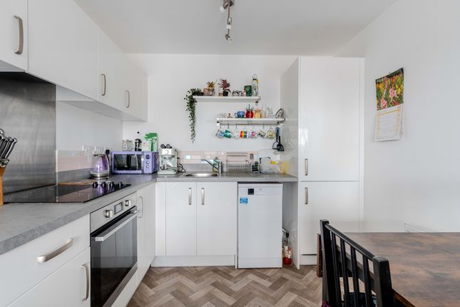 49 Flatts Close, Bristol photo 4